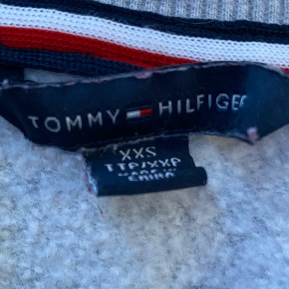 Tommy Hilfiger women’s crewnwck - Picture 2 of 2